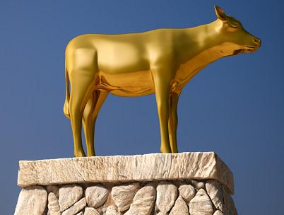 "La tendencia humana de soñar siempre con lo irreal, lo espectacular y lo fantástico, ha sido, ciertamente, usada por Satanás" (Pastor Efraím Valverde Sr.)