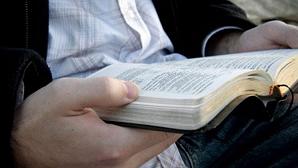 "La causa por la que muchos cristianos no sirven al Señor Jesús como El ordena es, precisamente, que muchos de sus hijos lo tienen en poco" (Pastor Efraím Valverde Sr.)